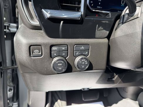 Used 2024 Chevrolet Silverado 1500 RST AWD/4WD image 19