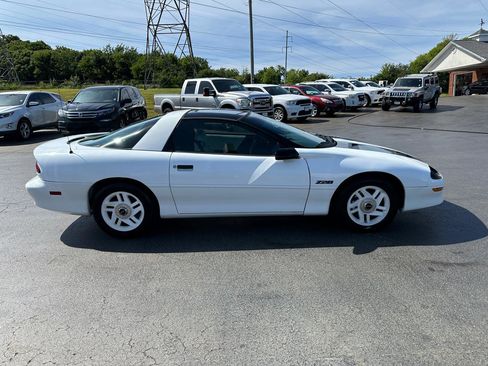 Used 1994 Chevrolet Camaro Z28 RWD image 5
