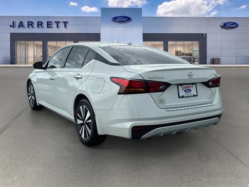 Used 2022 Nissan Altima 2.5 SV FWD image 5