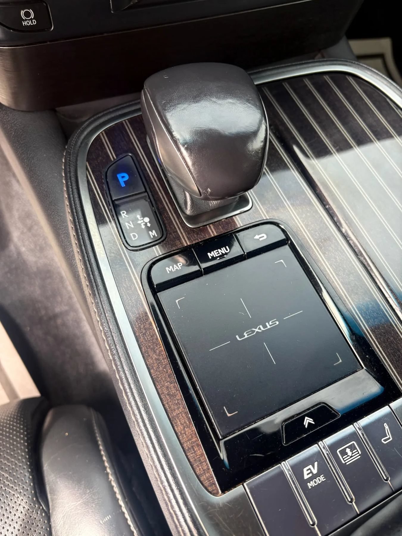 Used 2018 Lexus LS 500h AWD w/ Accessory Package (Z1) image 23