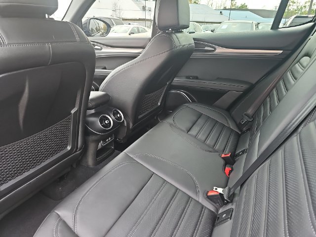 Used 2022 Alfa Romeo Stelvio Veloce AWD/4WD image 21