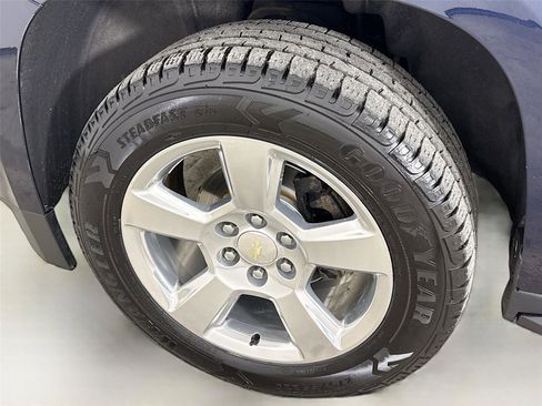 Used 2020 Chevrolet Suburban LT AWD/4WD image 35