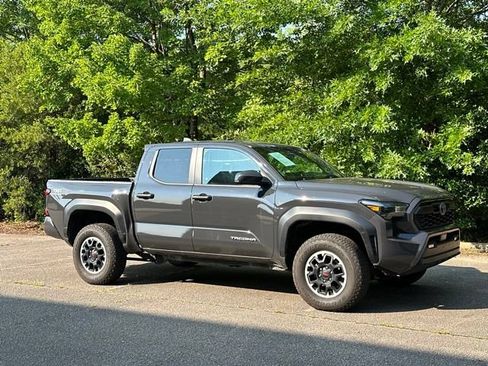 Used 2024 Toyota Tacoma TRD Off-Road AWD/4WD image 7