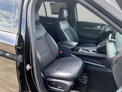 Used 2025 Ford Explorer ST-Line AWD/4WD image 7