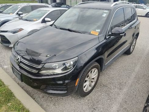 Used 2017 Volkswagen Tiguan Wolfsburg Edition FWD image 9