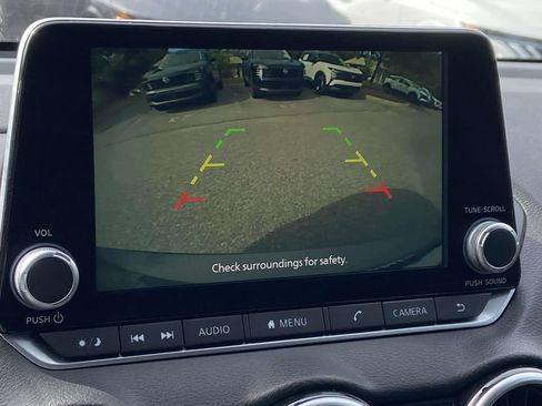 Used 2025 Nissan Sentra SV FWD image 26