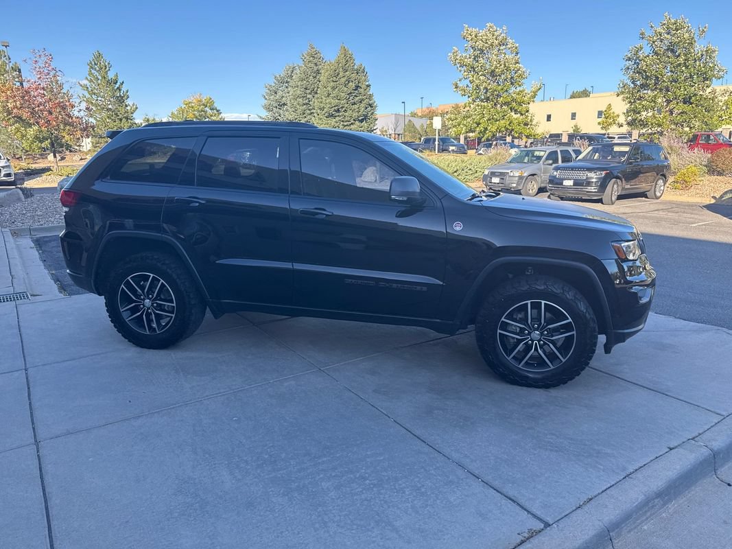 Used 2018 Jeep Grand Cherokee Trailhawk w/ Trailhawk Luxury Group AWD/4WD image 5