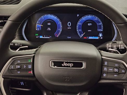 New 2025 Jeep Grand Cherokee L Laredo w/ Luxury Tech Group I AWD/4WD image 19