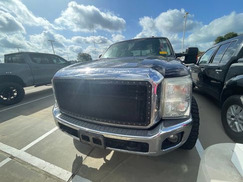Used 2016 Ford F250 XLT w/ XLT Value Package RWD image 2