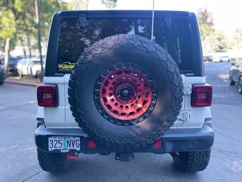 Used 2018 Jeep Wrangler Unlimited Rubicon AWD/4WD image 5