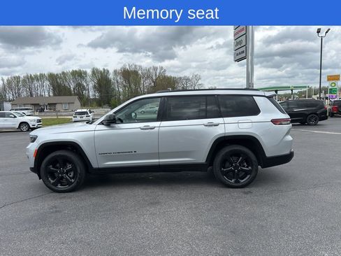 Used 2025 Jeep Grand Cherokee L Limited w/ Black Appearance Package image 7