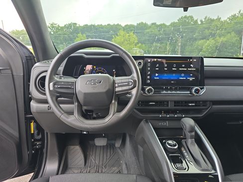 Used 2023 Chevrolet Colorado Trail Boss w/ LPO, Dark Essentials Package AWD/4WD image 15