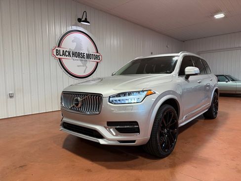 Used 2022 Volvo XC90 T8 Inscription Expression w/ Advanced Package image 4