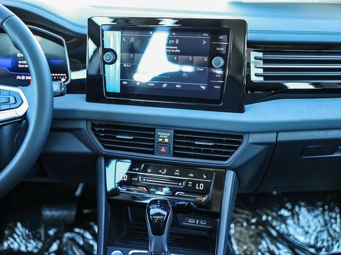 New 2026 Volkswagen Jetta SE image 22