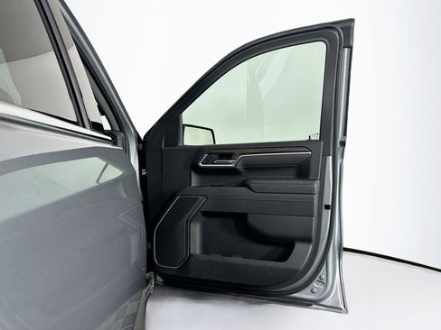 Used 2025 GMC Sierra 1500 SLT image 32