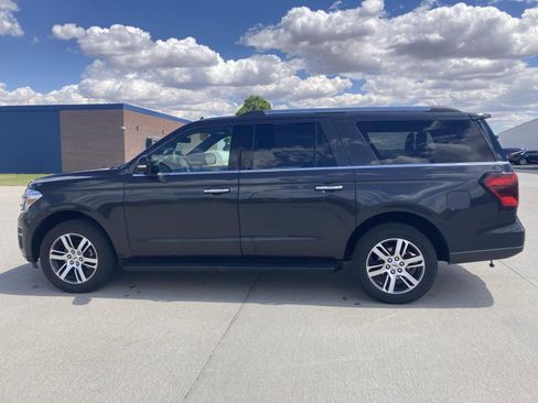 Used 2024 Ford Expedition Max Limited AWD/4WD image 4