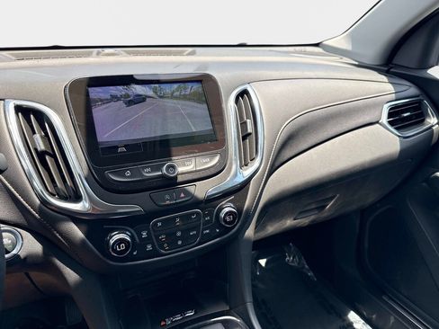 Used 2024 Chevrolet Equinox Premier FWD image 24