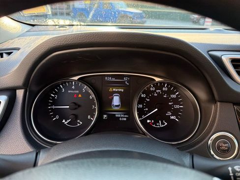 Used 2016 Nissan Rogue SV w/ SV Premium Package image 25