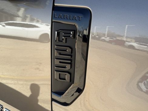 Used 2020 Ford F250 Lariat w/ Lariat Ultimate Package image 10