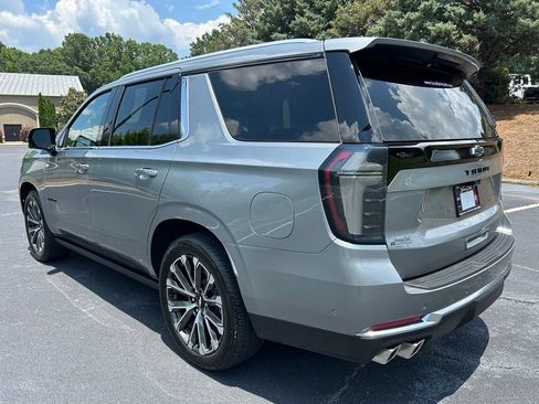 Used 2025 Chevrolet Tahoe High Country AWD/4WD image 26