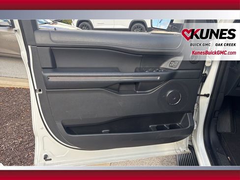 Used 2024 Ford Expedition Max XLT image 9
