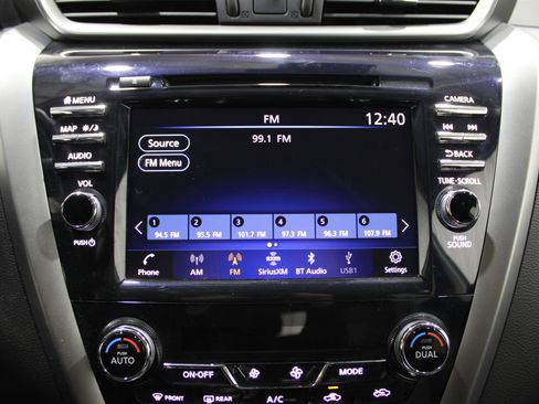 Used 2023 Nissan Murano SL w/ SL Moonroof Package image 16