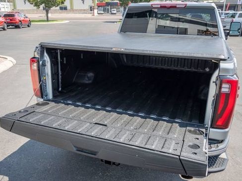 Used 2024 GMC Sierra 2500 SLT w/ SLT Convenience Package AWD/4WD image 14