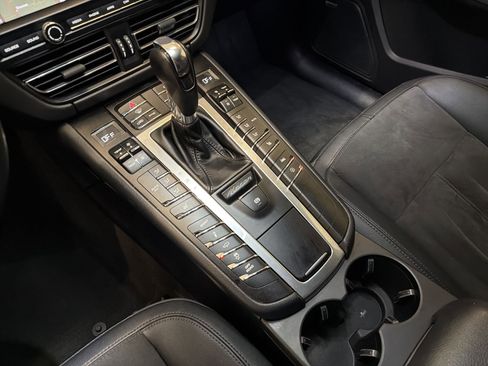 Used 2019 Porsche Macan image 17