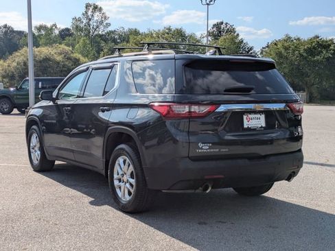 Used 2020 Chevrolet Traverse LT w/ Driver Confidence II Package AWD/4WD image 4