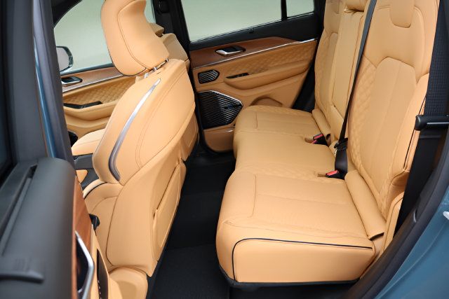 New 2027 Jeep Grand Cherokee Summit AWD/4WD image 35