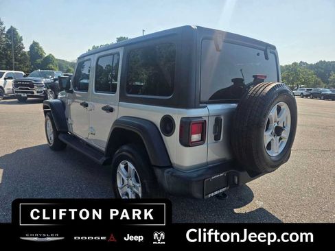 Used 2022 Jeep Wrangler Unlimited Sport AWD/4WD image 6