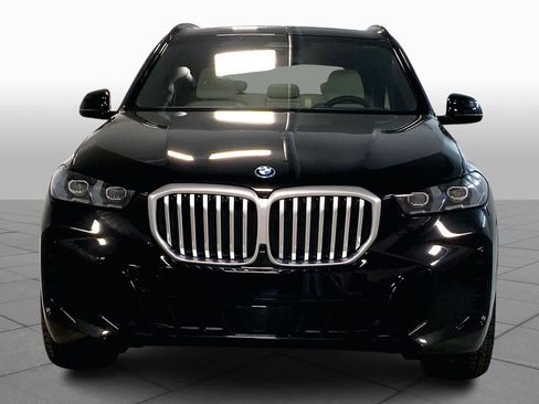 New 2026 BMW X5 xDrive50e w/ Executive Package image 3