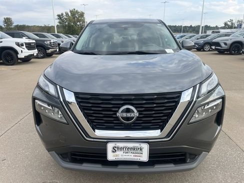Used 2023 Nissan Rogue SV image 10