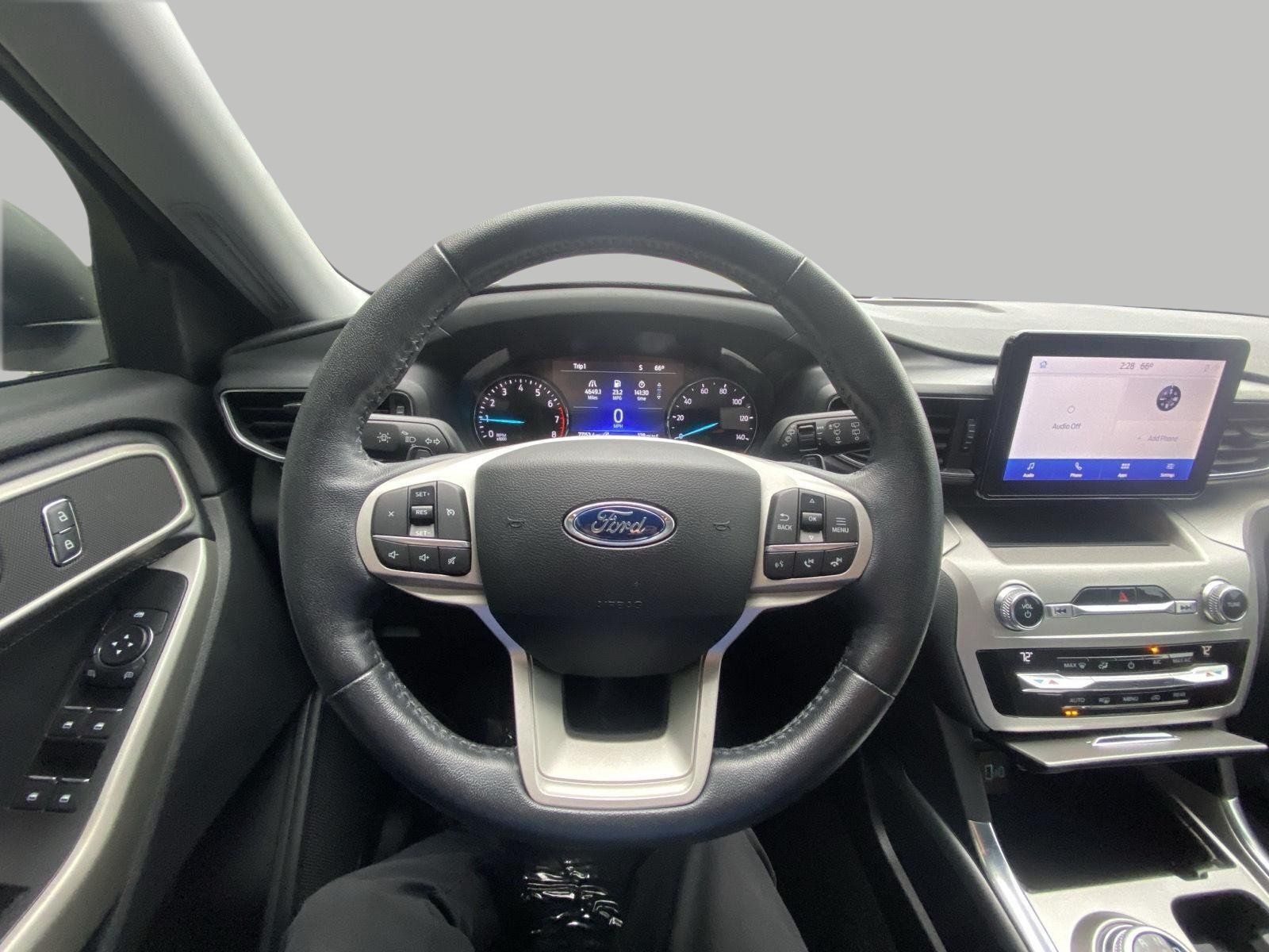 Used 2020 Ford Explorer XLT w/ Equipment Group 202A AWD/4WD image 18