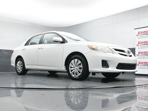 Used 2011 Toyota Corolla LE image 31