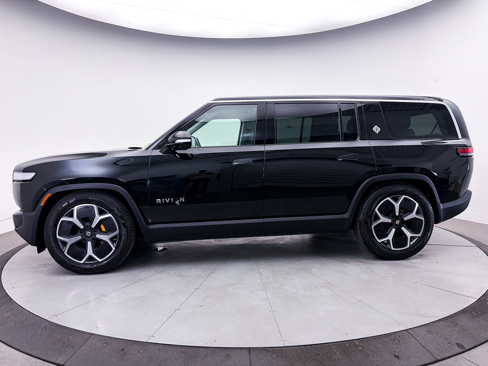 Used 2023 Rivian R1S Launch Edition Quad AWD/4WD image 42