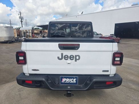 Used 2020 Jeep Gladiator Overland AWD/4WD image 6