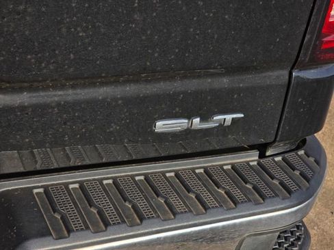 Used 2024 GMC Sierra 1500 SLT image 7