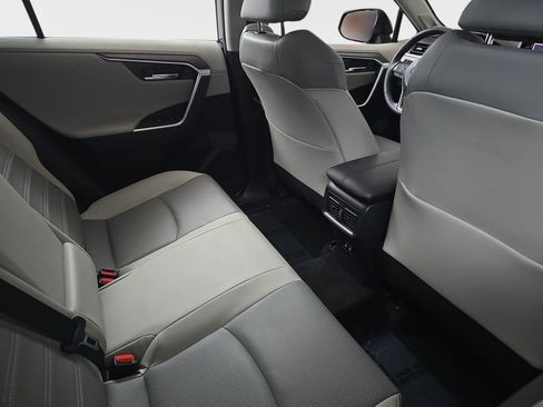 Used 2020 Toyota RAV4 Limited AWD/4WD image 13