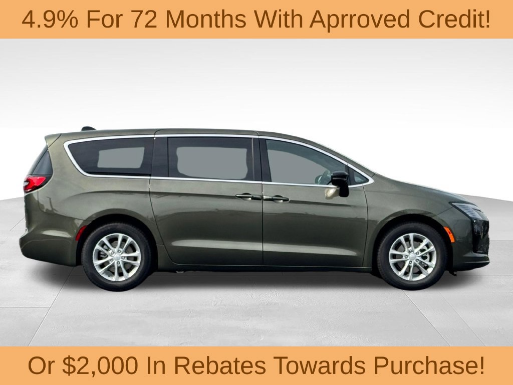 New 2027 Chrysler Pacifica Select FWD image 8
