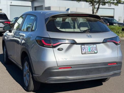 Used 2023 Honda HR-V LX image 3