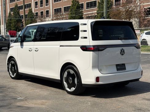 Used 2025 Volkswagen ID. Buzz Pro S image 3