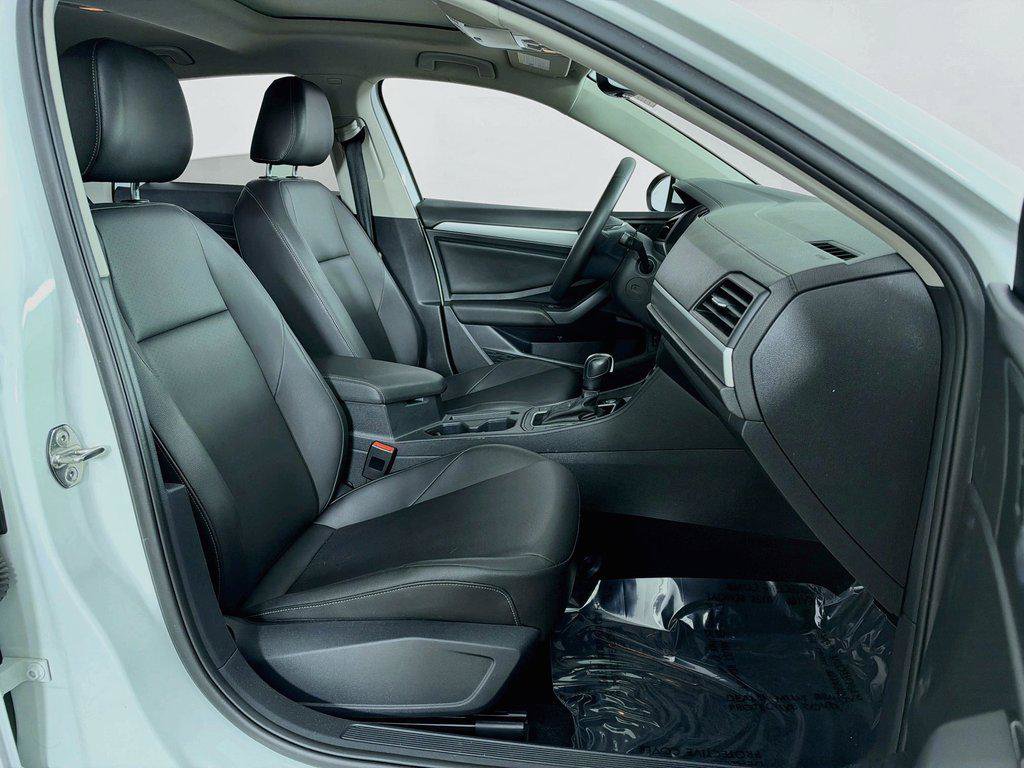 Used 2020 Volkswagen Jetta SE w/ SE Cold Weather Package FWD image 27