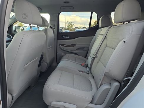 Certified 2020 GMC Acadia SLE image 16