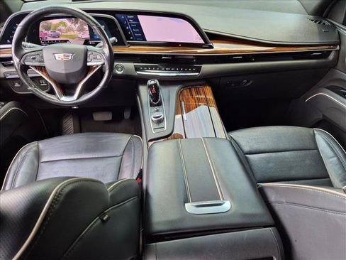 Used 2021 Cadillac Escalade Premium Luxury RWD image 18