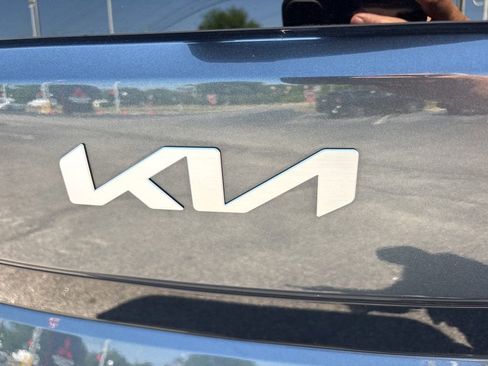 Used 2025 Kia Soul LX w/ LX Technology Package FWD image 25
