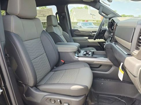New 2026 Chevrolet Silverado 2500 ZR2 w/ LPO, Dark Essentials Package AWD/4WD image 12