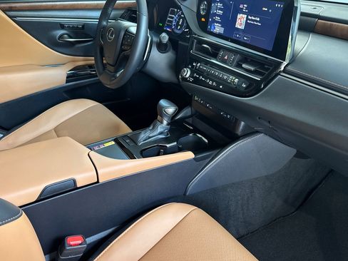 Certified 2025 Lexus ES 350 w/ Premium Package FWD image 19