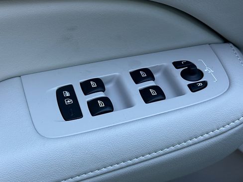 New 2026 Volvo V60 B5 Cross Country Plus w/ Climate Package image 11