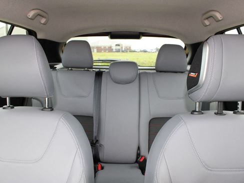 Used 2023 Nissan Kicks SR w/ SR Premium Package FWD image 12